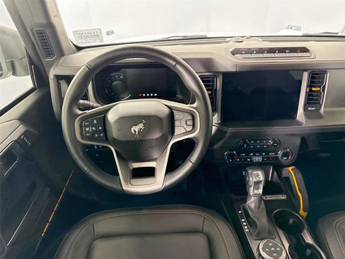 Used 2024 Ford Bronco Badlands image 31
