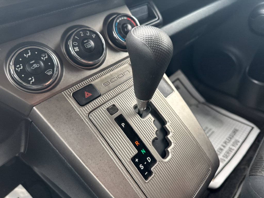 Used 2014 Scion xB FWD image 28
