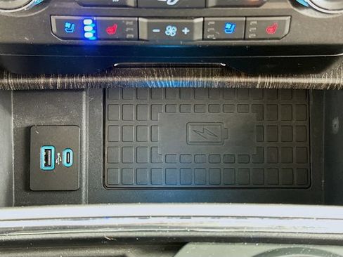 Used 2021 Ford F250 Lariat w/ Lariat Ultimate Package AWD/4WD image 19