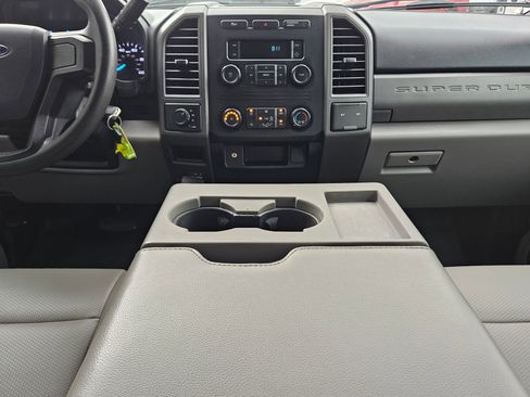 Used 2019 Ford F250 XL w/ Power Equipment Group AWD/4WD image 10