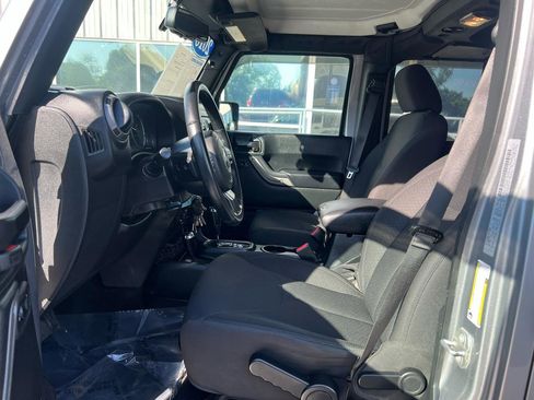 Used 2018 Jeep Wrangler Unlimited Sport S AWD/4WD image 11