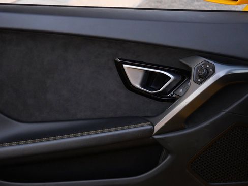 Used 2018 Lamborghini Huracan LP 580-2 image 17