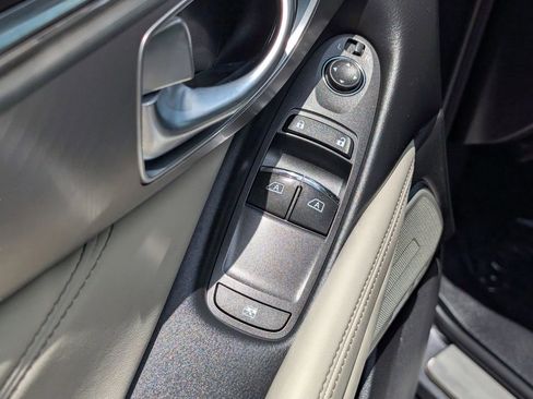 Used 2019 INFINITI Q60 3.0t Luxe w/ Essential Package AWD/4WD image 30