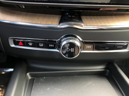 New 2026 Volvo XC60 B5 Plus w/ Protection Package Premier AWD/4WD image 29