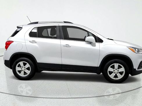 Used 2019 Chevrolet Trax LT w/ LT Convenience Package AWD/4WD image 6