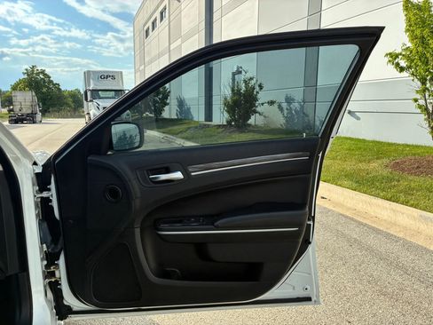 Used 2021 Chrysler 300 Touring RWD image 20