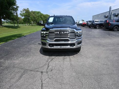Used 2025 RAM 2500 Laramie AWD/4WD image 14