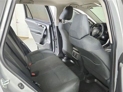 Used 2025 Toyota RAV4 LE AWD/4WD image 18