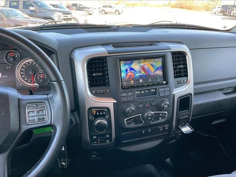 Used 2019 RAM 1500 Big Horn image 9