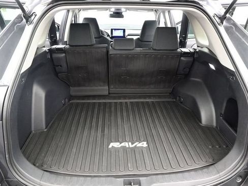 Used 2023 Toyota RAV4 LE FWD image 12