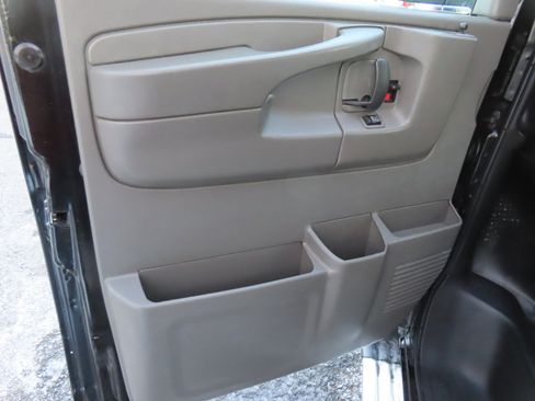 Used 2014 Chevrolet Express 3500 LS image 8