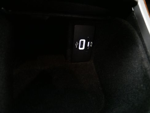 Used 2016 Lincoln MKX Reserve w/ Technology Package FWD image 29