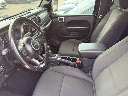 Used 2021 Jeep Gladiator Sport image 13