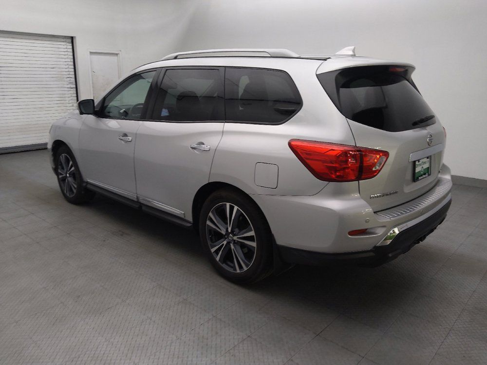 Used 2019 Nissan Pathfinder Platinum FWD image 3