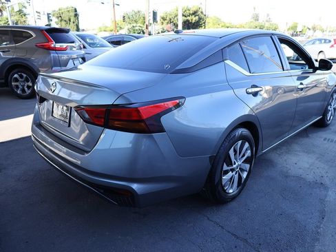 Used 2020 Nissan Altima 2.5 S FWD image 4
