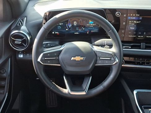 Used 2026 Chevrolet Equinox LT FWD image 19