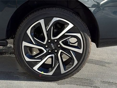 New 2026 Lincoln Navigator L Reserve image 4