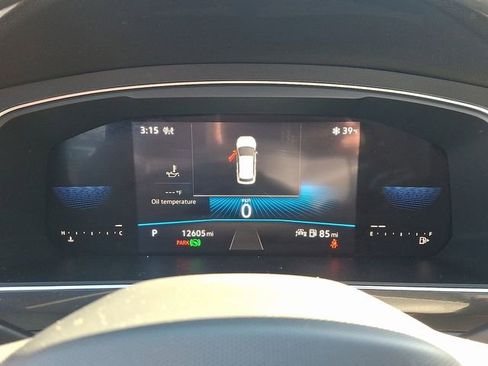 Certified 2023 Volkswagen Tiguan SE R-Line image 25