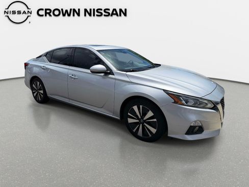 Used 2019 Nissan Altima 2.5 SL FWD image 9