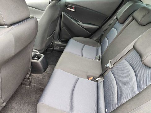 Used 2020 Toyota Yaris LE image 30