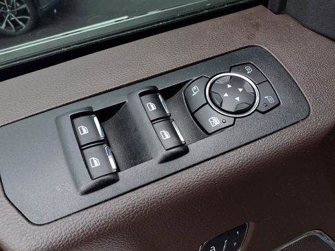 Used 2018 Ford F150 King Ranch w/ Equipment Group 601A Luxury AWD/4WD image 21