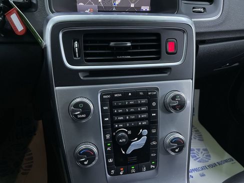 Used 2018 Volvo S60 T5 Inscription Platinum image 24