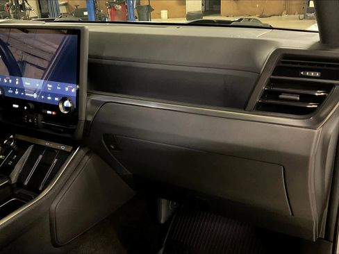 Used 2024 Lexus GX 550 image 17