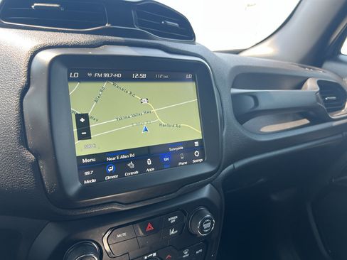 Used 2022 Jeep Renegade Altitude w/ Convenience Group AWD/4WD image 11