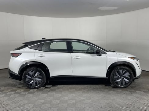 Used 2023 Nissan Ariya FWD image 5