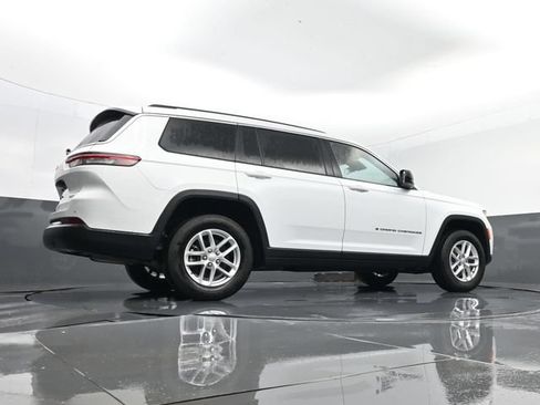 Used 2023 Jeep Grand Cherokee L Laredo AWD/4WD image 24