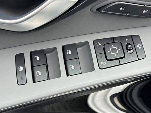 New 2026 Kia Niro SX image 13