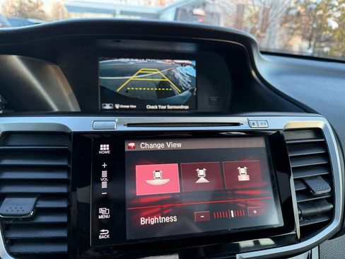 Used 2017 Honda Accord EX image 25