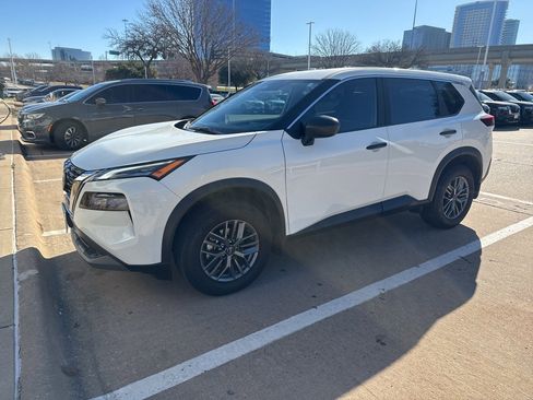 Certified 2023 Nissan Rogue S image 2