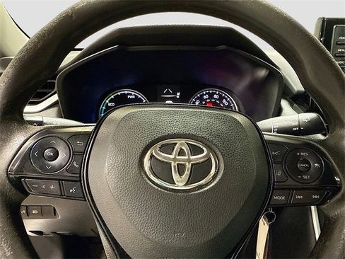 Used 2020 Toyota RAV4 LE image 13