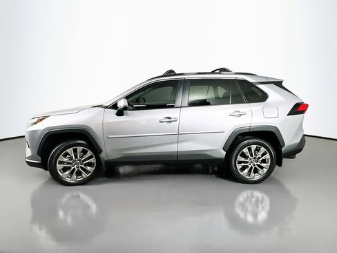 Used 2024 Toyota RAV4 XLE Premium FWD image 4