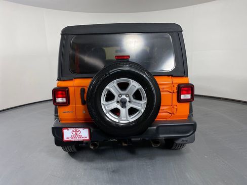 Used 2018 Jeep Wrangler Sport S image 5
