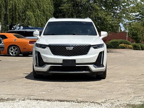 Used 2021 Cadillac XT6 Premium Luxury AWD/4WD image 2