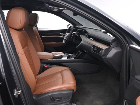 Used 2022 Audi e-tron Premium AWD/4WD image 22