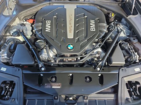 Used 2015 BMW 550i xDrive Sedan image 13