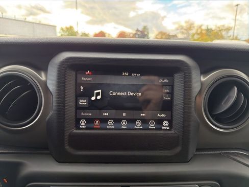 Used 2022 Jeep Wrangler Sport S image 24