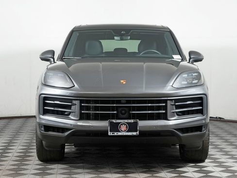 Used 2024 Porsche Cayenne AWD/4WD image 10