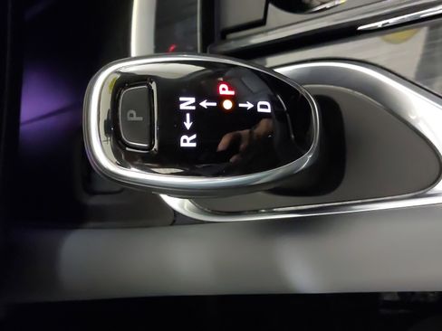 Used 2020 Buick Enclave Premium w/ LPO, Floor Liner Package image 21