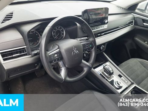 Used 2024 Mitsubishi Outlander SE FWD image 5
