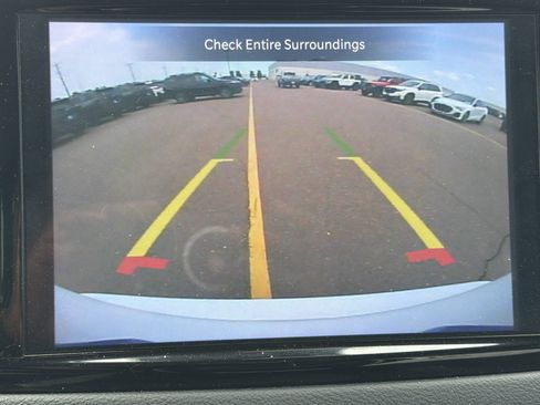 Used 2024 Chrysler Pacifica Touring-L FWD image 27
