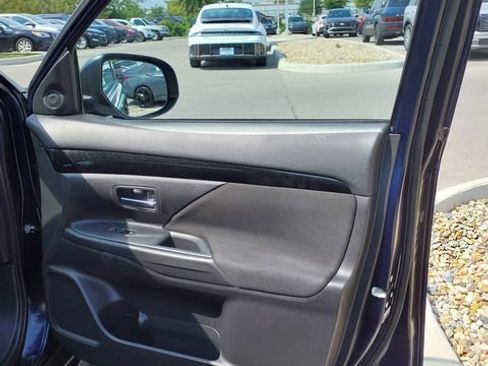 Used 2020 Mitsubishi Outlander ES FWD image 23