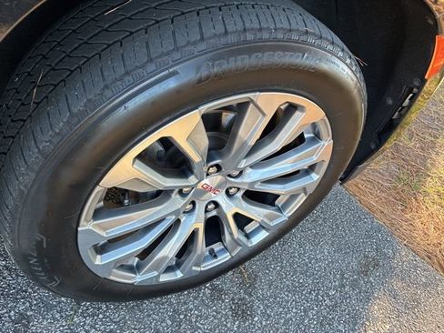 Used 2021 GMC Yukon Denali w/ Denali Ultimate Package image 17