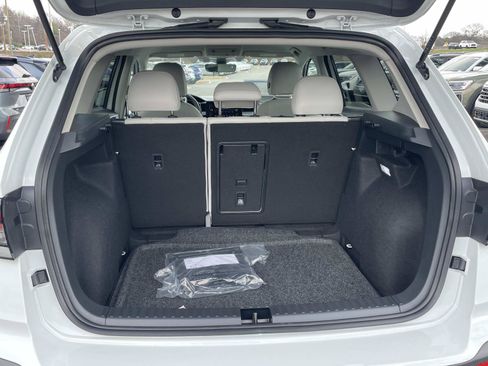 New 2026 Volkswagen Taos SE FWD image 10