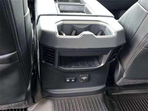 Used 2023 Toyota Tundra Limited image 12