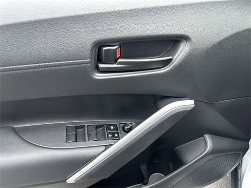 Used 2024 Toyota Corolla Cross LE image 12