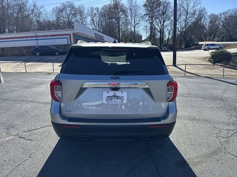 Used 2023 Ford Explorer XLT image 6